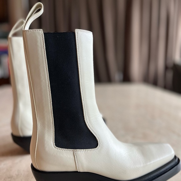 Bottega Veneta Off-White “The Lean” Chelsea boots New!! Size-37.5 - Picture 8 of 14